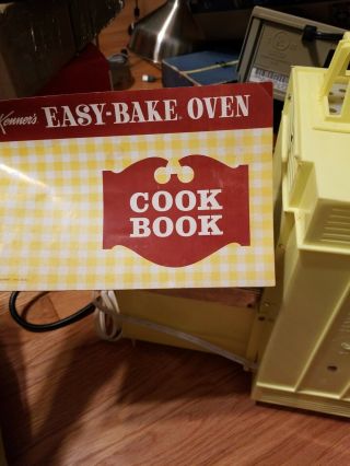 1970s vintage EASY BAKE OVEN (still) looks like box inclu 8