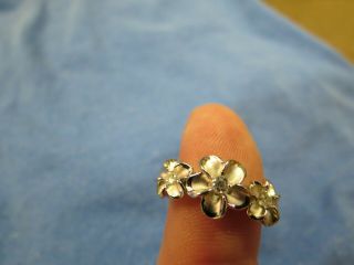 Lovely Vintage Women ' s Gold Filled Floral Design Sapphire Ring Size 9 8