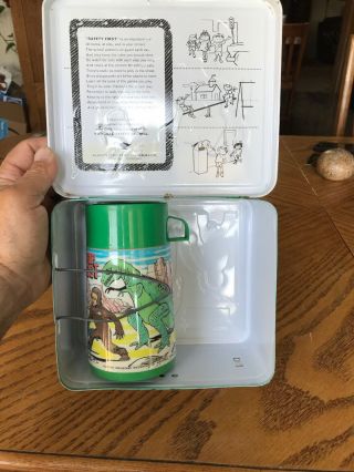 VINTAGE 1975 LAND OF THE LOST LUNCHBOX AND THERMOS. 8