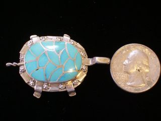 VINTAGE ZUNI HAND CRAFTED STERLING SILVER & TURQUOISE TURTLE SIGNED PIN/PENDANT 2