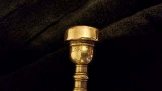Vintage CONN 22B Trumpet 7c mouthpiece and durable traveling case. 3