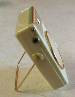 VINTAGE SONY TR - 610 TRANSISTOR RADIO.  IVORY W/GOLD STAND IN ORDER 3