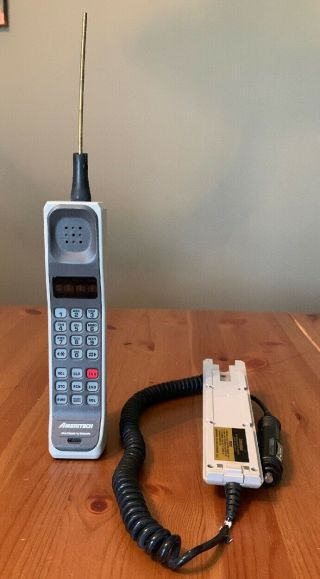 Vintage Ameritech Ultra Classic By Motorola Brick Cell Phone Wirh Car Charger