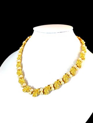 Rare Perfect Fall Crown Trifari Gold - Tone Faux Pearl Oak Leaf Collar Necklace