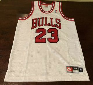 Vintage Nike Authentic Chicago Bulls 23 Michael Jordan Jersey Size 44 Large Nba