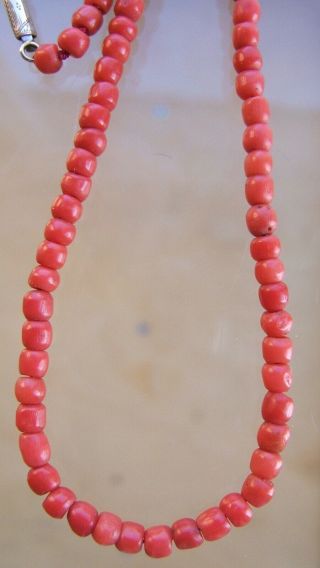 WONDERFUL ANTIQUE REAL CARVED CORAL BEAD NECKLACE 13g 3