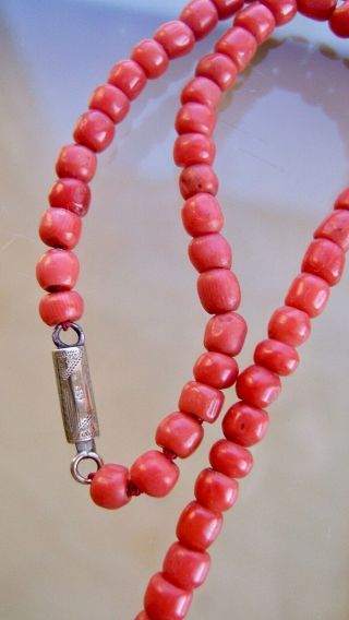 WONDERFUL ANTIQUE REAL CARVED CORAL BEAD NECKLACE 13g 5