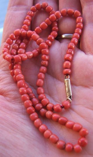 WONDERFUL ANTIQUE REAL CARVED CORAL BEAD NECKLACE 13g 7