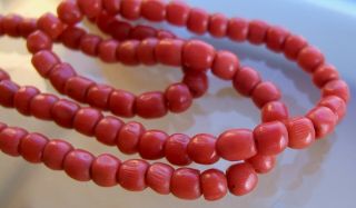 WONDERFUL ANTIQUE REAL CARVED CORAL BEAD NECKLACE 13g 8