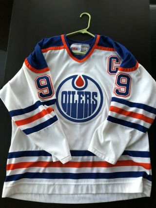 Wayne Gretzky 99,  Edmonton Oilers Vintage Ccm White/orange Jersey.  Size Xl.