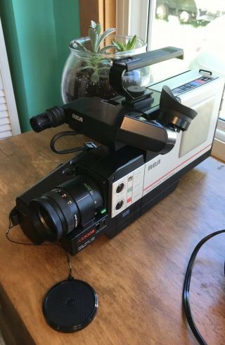 Vintage 80’s RCA CMR300 Auto Focus VHS Video Camcorder W/ RCA Accessories & Case 3