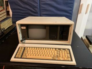 Vintage Portable Compaq All In One Computer With Carrying Case