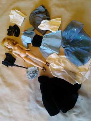 Vintage Vogue Jill Doll With Clothes.  Awesome
