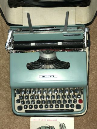 Vintage Blue OLIVETTI Ivera LETTERA 22 Typewriter Made In Italy with Travel Case 6