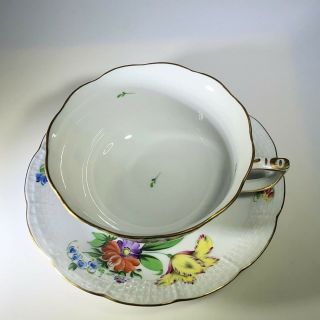 Hand Painted Vintage HEREND Tea Cup and Saucer Style Printemps BT 4