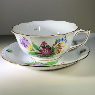 Hand Painted Vintage HEREND Tea Cup and Saucer Style Printemps BT 7