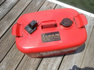 Vintage Yamaha Marine Outboard Motor 6.  3 Gal.  Metal Gas Tank 3