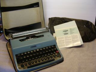 VINTAGE OLIVETTI UNDERWOOD LETTERA 32 TYPEWRITER W/CASE PAPERS COVER BLUE GREEN 3