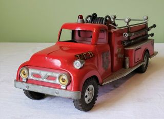 Tonka Toys Ford Cab T.  F.  D.  SUBURBAN PUMPER FIRE TRUCK No.  5 - 50 ' s V RARE 2