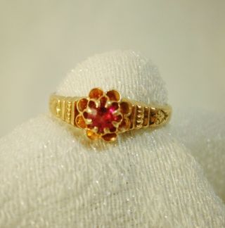 ladies ruby ring 14k gold ring size 5.  5 dainty vintage 4