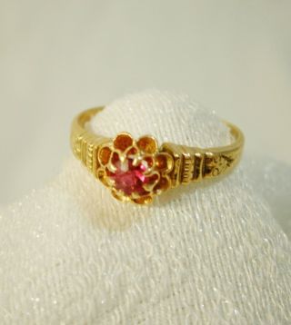 ladies ruby ring 14k gold ring size 5.  5 dainty vintage 6