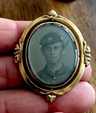 Antique Ca 1860s Civil War Era 2 " Rotating Mourning Pendant With Soldier Photo