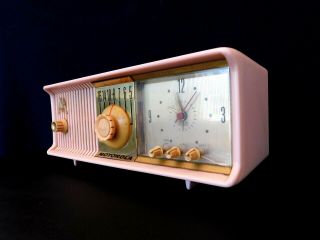 Vintage Old Goodfellas Movie Shower Scene Art Deco Motorola Antique Clock Radio