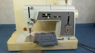 Vintage Singer 600 Multi Stitch Sewing Machine - Serviced/works Great