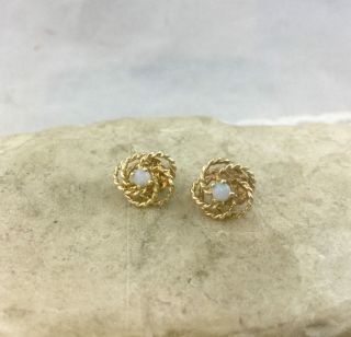 Vintage 14k Yellow Gold Opal Stone Flower Shape Stud Earrings