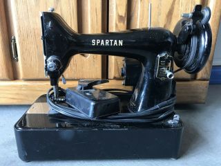 Singer No.  192k Spartan Sewing Machine 1950 