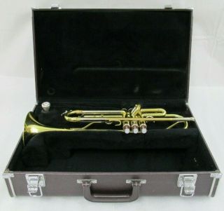 Yamaha Ytr 2320 Standard Bb Student Trumpet W/ Case