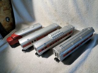 Vintage Lionel 212 Engine With 3 Passenger Cars In