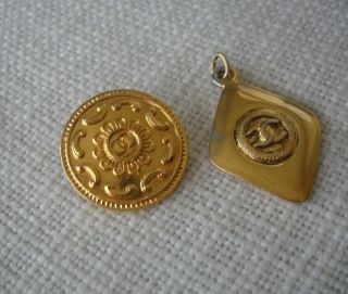 Signed Vintage CHANEL Pendant (for Necklace / Bracelet or Belt) CC Large Button 7