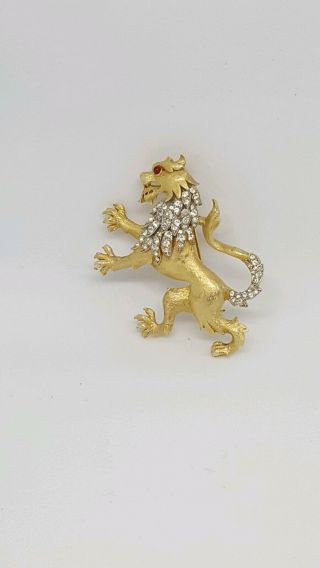 Vtg Signed Trifari Gold - Tone Heraldic Rampant Lion Brooch With Clear Rhinestones