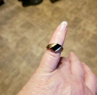 10k Brushed Yellow Gold Ring With Black Onyx - Size 6 - 5 Grams - Wear Or Scrap