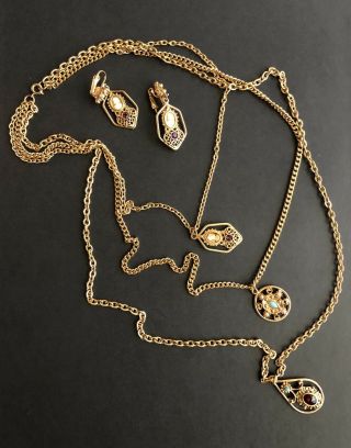 Vintage Florenza Cameo Necklace /clip Earrings Set (florenza: 1951 - 1980’s)