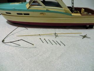 Vintage LINDBERG CHRIS CRAFT SPORT FISHERMAN R/C Built Model Plastic Boat 30 