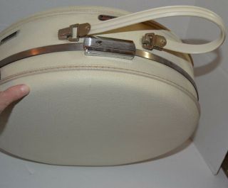 Vtg American Tourister Ivory Round Luggage Carry On Suitcase Train Case No Key 2