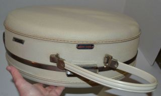 Vtg American Tourister Ivory Round Luggage Carry On Suitcase Train Case No Key 3