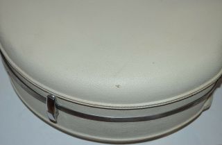 Vtg American Tourister Ivory Round Luggage Carry On Suitcase Train Case No Key 8