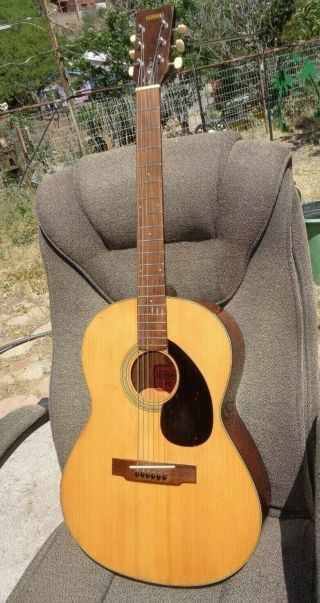 Vintage 1970s Yamaha Red Label Fg - 75 Acoustic Guitar With Case