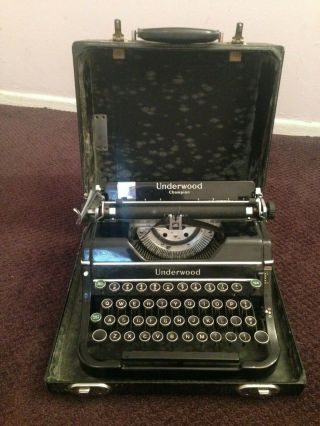 Vintage Underwood Champion Portable Typewriter With Case -