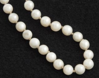 ANTIQUE/ VINTAGE HAND KNOTTED PEARLS NECKLACE w/ STERLING SILVER CLASP 3