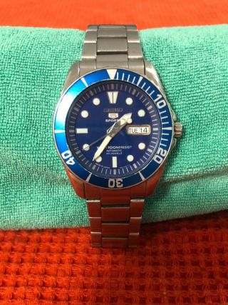 Seiko 5 Sports Sea Urchin Watch Ultra Rare Colour Highly Sought After SNZF13 5