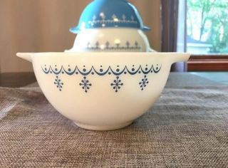 Vintage Pyrex CINDERELLA Nesting Bowls SNOWFLAKE BLUE GARLAND SET OF 4 2