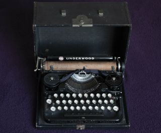 Vintage Underwood Standard Portable Typewriter,  Case Rare