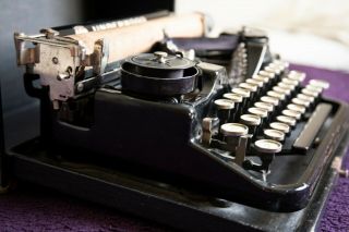 Vintage UNDERWOOD Standard Portable Typewriter,  Case RARE 6