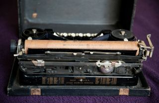 Vintage UNDERWOOD Standard Portable Typewriter,  Case RARE 7
