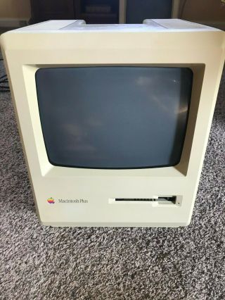 Vintage Apple Macintosh Plus 1MB M0001A All - In - One Computer w/ Apple M0100 Mouse 2