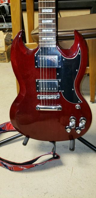 Rare Dillion “big G” Sg Style Electric Guitar – With Hard Case.